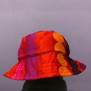 bucket hat